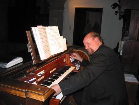 Der finnische Konzertorganist Kalevi Kiviniemi, einer der gegenwärtig gefragtesten Orgelinterpreten weltweit, spielte in Eisenberg auf der Walcker-Orgel.