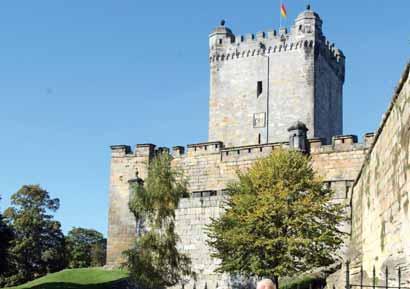 7 Bildung und Kultur Bildung und Kultur 7 Sehenwürdigkeiten Bad Bentheim Burg Bentheim* Ostmühle und Altes Backhaus, Gildehaus Schüttorf Rathaus** Kirchturm Wietmarschen Wallfahrtskirche und Stift