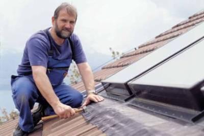 Schweizerischer Fachverband für Sonnenenergie Bereiche: Solarstrom, Solarwärme und solares Bauen Rund 200