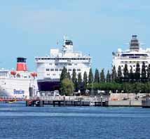 Dazu profitiert der Hafen von seiner Lage am Eingang zur weltweit meist befahrenen Wasserstraße, dem Nord-Ostsee- Kanal.