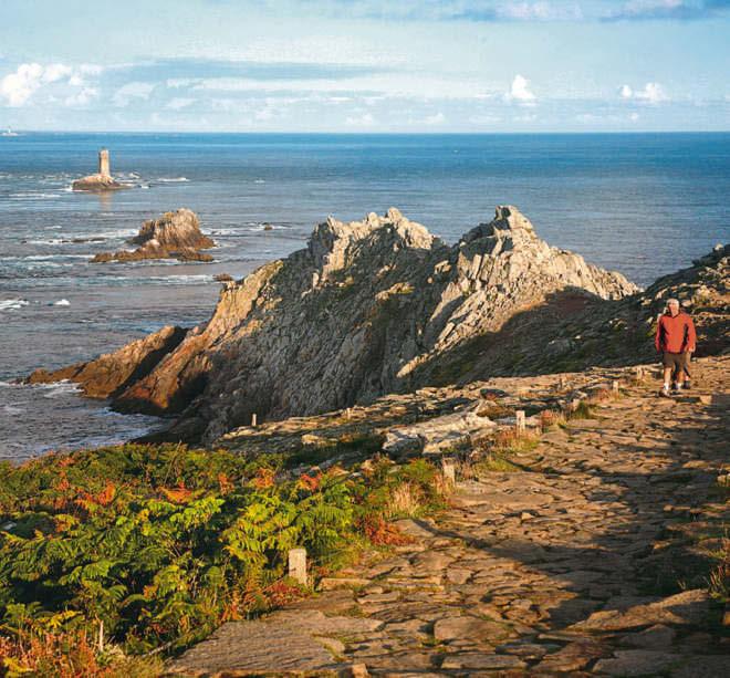 TopTen MERIAN zeigt Ihnen die Höhepunkte der Region: Das sollten Sie sich bei Ihrem Besuch in der Bretagne nicht entgehen lassen. Natur ist Trumpf in der Bretagne.
