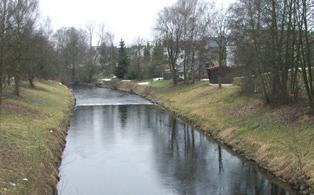 und Pflanzennährstoffe hin untersucht. Die Argen (vereinigte Argen) ist ein 3,6 km langer Fluss, der bei Langenargen in den Bodensee mündet.