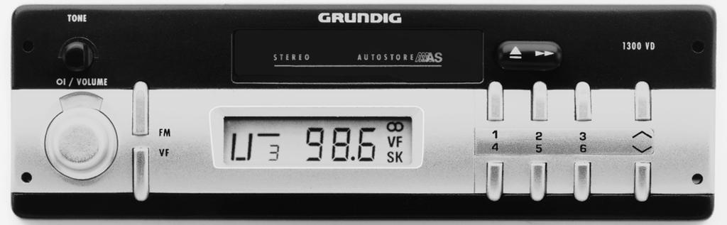 Radio Nur im U-Bereich Das Display zeigt die Frequenz in 0,1 MHz-Abstimmschritten an. Durch kurzes Drücken der c- bzw. x- Taste verändert sich die Frequenz in 0,05 MHz-Abstimmschritten.