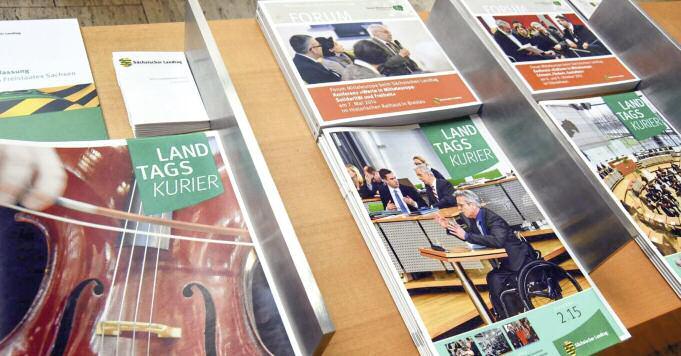 Neben Beiträgen über die Arbeitsweise des Parlamentes bietet die Zeitschrift Artikel über aktuelle Ausstellungen, Veranstaltungen sowie Gäste und Delegationen, die den Sächsischen Landtag be - sucht
