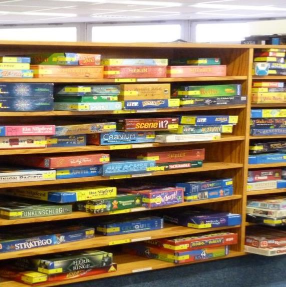 Spiele-Nachmittage in der Stadtbücherei für Kinder ab 8 Jahren im August mittwochs von 15.00-17.00 Uhr Ihr könnt viele Brettspiele mit unserer Hilfe ausprobieren. Kommt doch einfach vorbei!