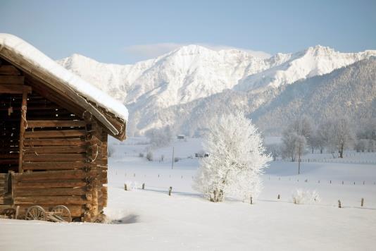 erwartet Sie in der Langlauf-Hochburg im Pinzgau. Doch das ist bei weitem nicht alles: Tauchen Sie ein in das High-Life der Top-Skiregionen des Salzburger Landes. Spüren Sie den Schnee!