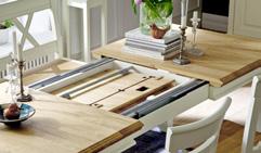 Vom Tisch zur Tafel: Der Funktionstisch lässt sich einfach durch 1 innenliegende Platte (0 oder 100cm) verlängern. Dabei behält er seine Stabilität und elegante Form.