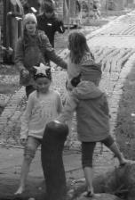 Von der Alternative am Burgenspielplatz waren die Kinder frisch, doch es regnete zum Glück nicht, entgegen der Wettervorhersage.