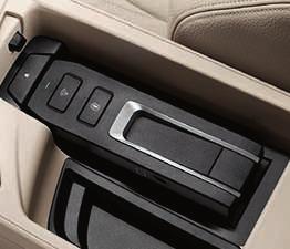 Die neue Generation des BMW Navigation Portable ist ästhetisch perfekt in Ihr Fahrzeug integrierbar ohne sichtbare Kabel.