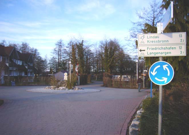 11. Kressbronn: Kreisverkehr Schnaidt Bild 44 Bild 45 Kreisverkehr