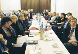 Bezirkskonferenz 3 Fortsetzung von Seite 2 Mit Zuversicht in die Zukunft In den Berichten des Vorstandes und der Geschäftsführung der AWO Weser- Ems zeigte sich Eines deutlich: Trotz der schwierigen