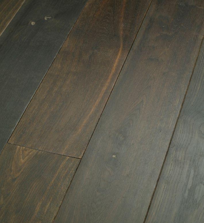 Landhausdiele massiv Eiche Solid Oak Wooden flooring Eiche Natur kerngeräuchert Oak nature deep smoked Beim Kernräuchern von Eiche reagiert deren Gerbsäure mit Ammoniak.