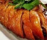 seared duck breast with garlic, chili, and Thai basil ~ spicy 49 ) Ped Phrik Phau 3,6,8 เป ดกรอบน าพร กเผา 17,30 Knuspriges Entenbrustfilet mit Chili, Garnelenpaste, Knoblauch, süßes