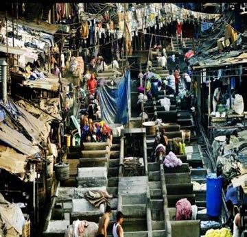 Hier geht es ersteinmal zum Stadtteil Dharavi, der durch den Film Slumdog Millionär hohe