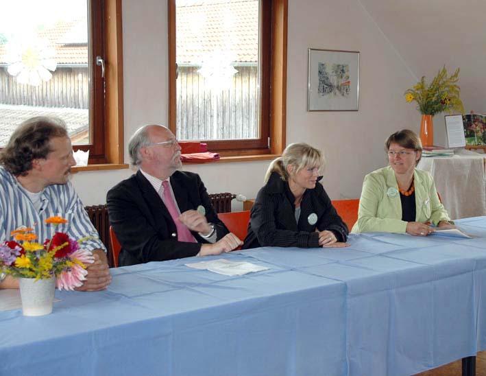 Auftaktveranstaltung der Aktionstage Ökolandbau NRW 2007 Das große Hoffest auf dem Demeterbetrieb Birkenhof in Wilnsdorf-Wilgersdorf Der offizielle Start der Aktionstage fand in diesem Jahr im