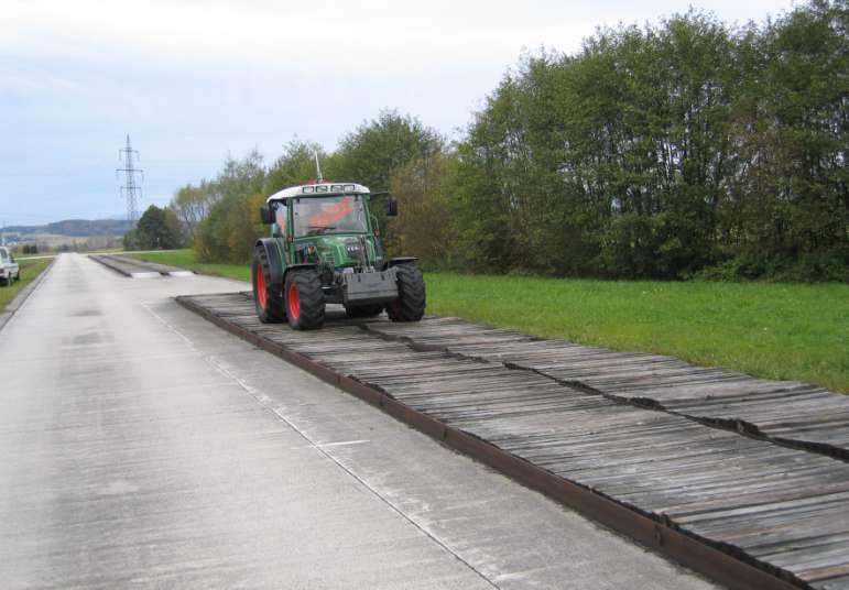 TRANSPORTERVERGLEICH (Testbahnen nach ISO 5008) 100 m Bahn 10 30 km/h leer