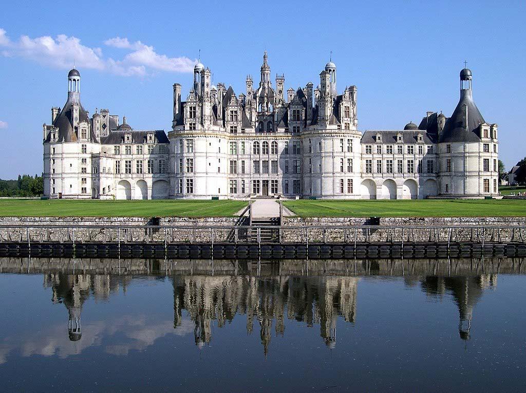 es Frauen, die hier residierten und das Schloss zu ihrem Vergnügen gestalteten. Zum Ausklang des besichtigungsreichen Tages gönnen wir uns eine Weinprobe mit Kellerbesichtung in Chenonceau. 7.