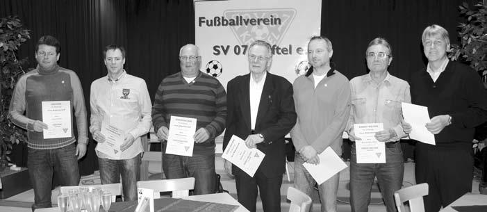 Ralf Schmidt weiterhin Präsident unseres SV In der Mitgliederversammlung des SV 07 Kriftel ist erwartungsgemäß Ralf Schmidt erneut zum Ersten Vorsitzenden gewählt worden.