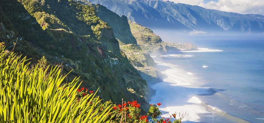 Herbst im Atlantik Blühendes Madeira Madeira verwöhnt seine Besucher mit ewig mildem Klima ein nie endendes Fest der Sinne.