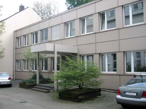 Gebäude S-R Schützenbahn 70, 45127 Essen Baujahr 1991 Gesamtfläche 689 m² Hauptnutzfläche (NF1-6) 510 m² 29 % NF 2 Büroarbeit 57 % NF 3 Experimente / Labore 10 % NF 4 Archiv /