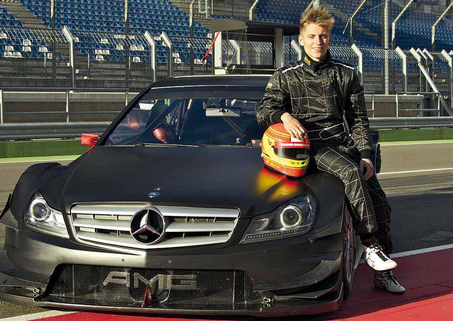 Maximilian Buhk testet DTM Mercedes AMG C-Klasse Mercedes-AMG belohnte Maximilian Buhk nach bisher lediglich eineinhalb Jahren im GT- Sport mit einer Testfahrt in einer DTM Mercedes-Benz AMG C-Klasse.