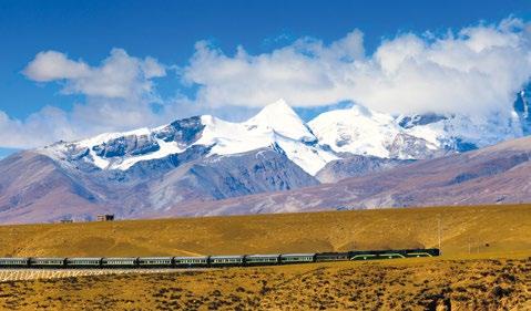 Die Reise führt über Lanzhou nach Xining in Ost-Tibet, von wo Sie mit der Lhasa-Bahn in Richtung Lhasa starten.
