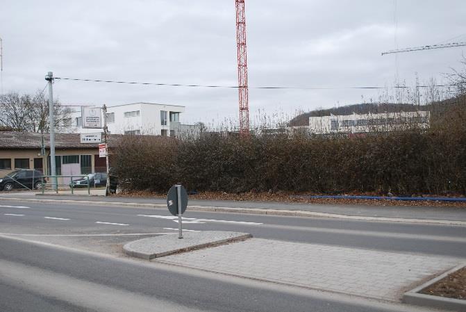 und südlich bis zur Gemarkungsgrenze noch Verbesserungsmöglichkeiten. Für die Fahrtrichtung Nord von Flein kommend wird der Radverkehr über eine Furt geleitet.