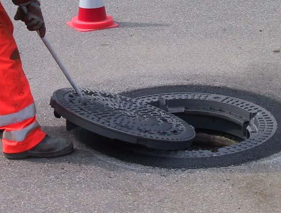 Deckel unter Beachtung der Einlegesicherung einlegen.