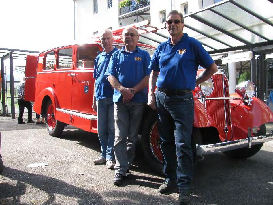 erklärten und zeigten uns dieses Fahrzeug, welches lange im Einsatz der Feuerwehr Safenwil unterwegs war.