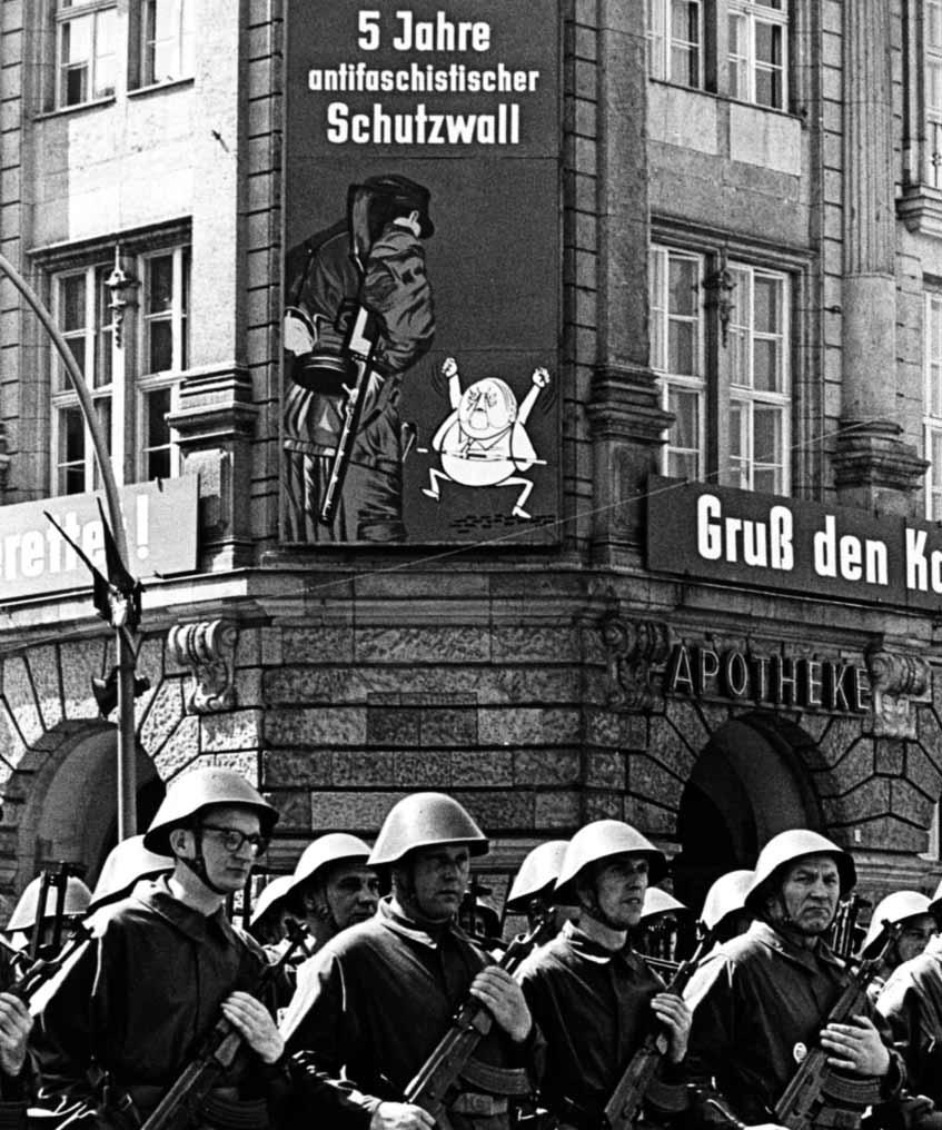 Militär und Gesellschaft in der DDR, Berlin 2008 [=Militärgeschichte der DDR, 15]).