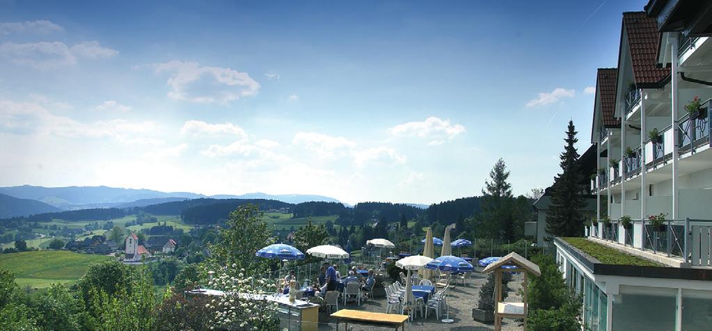 verfälschtem Ambiente. Herzlich Willkommen im Sport- und Ferienhotel Sonnhalde im Hochschwarzwald! oll sind unsere Stuben, die gemütwww.hotel-sonnhalde.