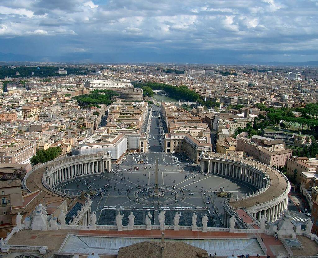 ROM, DIE EWIGE STADT Rom Toscana Rom, die älteste Stadt der Welt, zieht seit über 2000 Jahren Besucher aus allen Herren Länder in ihren Bann. Kaum eine andere Stadt ist so reich an Kunstwerken.