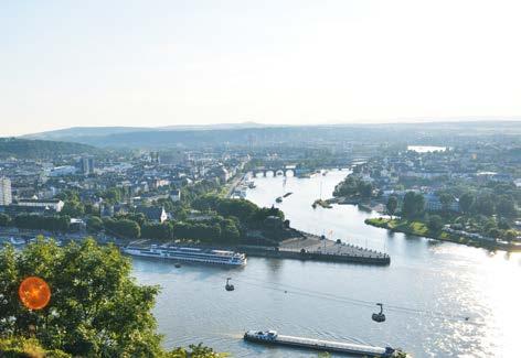 Tag 4 Tag 5 Blick auf Koblenz St. Goarshausen / St. Goar Koblenz, ca. 35 km Koblenz Burgen, ca. 30 km Spätestens heute Morgen wechseln Sie die Rheinseite nach St. Goar. Die Stadt wird überragt von der Ruine Rheinfels, eine der größten Ruinenanlagen am Rhein.