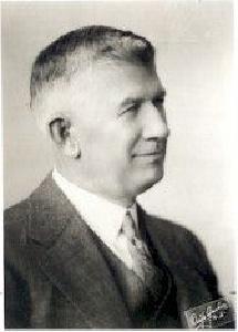 Џорџ Кембел Оливер Хевисајд брзо и Пупин је први патентирао индуктивно оптерећење, равномерно распоређено дуж линије, чувене Пупинове калемове. Пупин је своје калемове патентирао 14.