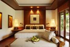 Zimmer & Villa Ausstattung Komfort- Wohnräume mit leichten Farben und lokalen Holzeinrichtung.