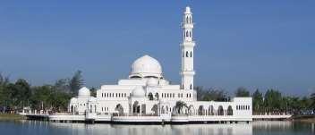 Ein Besuch wert ist auch der Islamic Civilization Park (Taman Tamadun Islam) auf der Insel Pulau Wan Man.
