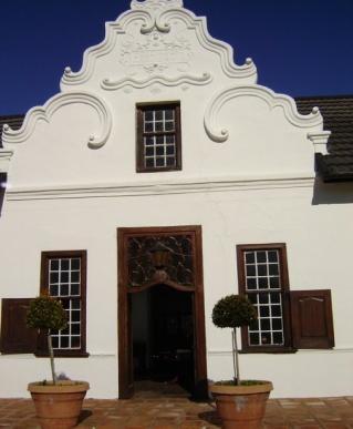 Tag 12: Weinbauregion Das mit seinem milden Mittelmeerklima geprägte Weinland um Kapstadt ist reich an Geschichte, denkmalgeschützten Kap-holländischen Gebäuden, erstklassigen Restaurants und vor