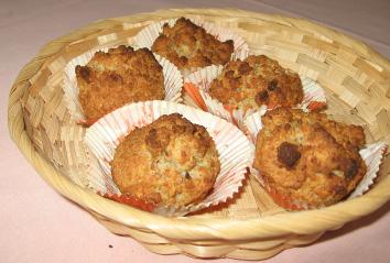 7. Muffins+Waffeln: 7.9. Holunderblüten-Muffins 25 g Holunderblüten (von Dolden gezupft, ohne Stiele) 100 g Butter (zimmerwarm) 100 g Mandeln gemahlen 1 Pr.