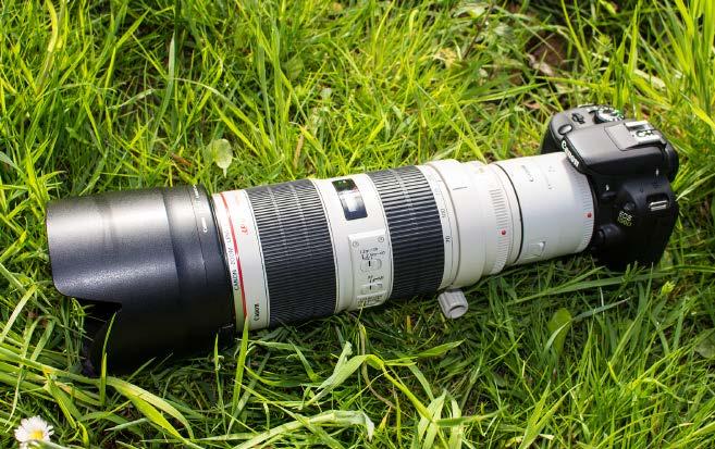 1 Die Canon EOS 100D kennenlernen HINWEIS DSLR steht für Digital Single- Lens Reflex, auf Deutsch Spiegelreflex.