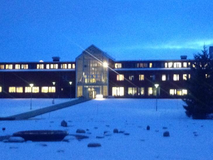 Administration building der Universität Links: Institut für Psychologie Studentenleben und Freizeit In Norwegen legt man Wert auf die Mitgliedschaft in Studentenvereinen.