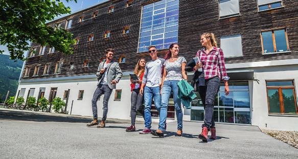 Studieren an der FH Salzburg Campus Urstein Die FH Salzburg bietet eine akademische Top-Ausbildung mit hohem Praxisbezug, die den Anforderungen von Wirtschaft und Gesellschaft entspricht.