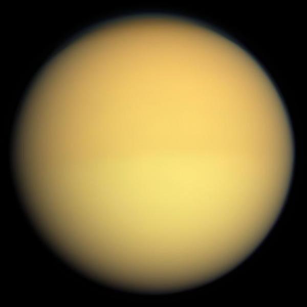 Saturn-Mond Titan Cassini 2009 aus 174.
