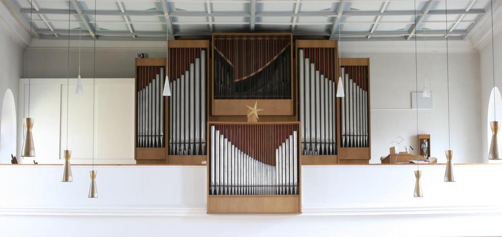 23 Orgel Die Orgel wurde 1979 von Kuhn gebaut. Orgelbaumeister Gerhard Kuhn gründete im Jahre 1978 die Firma G. Kuhn Orgelbau mit Firmensitz in Esthal/Pfalz. Die Orgel der Pfarrkirche St.