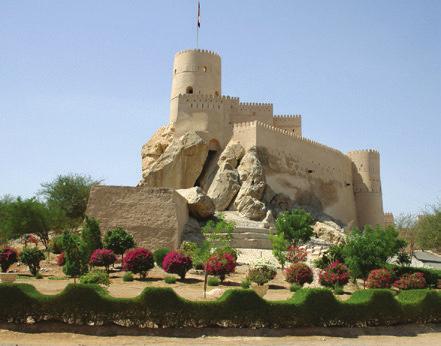 Nach dem Besuch des Bait Al Zubair Museums machen wir noch einen Fotostopp am Al Alam Palast, dem offiziellen Palast des Sultans und fahren dann ins Hotel.