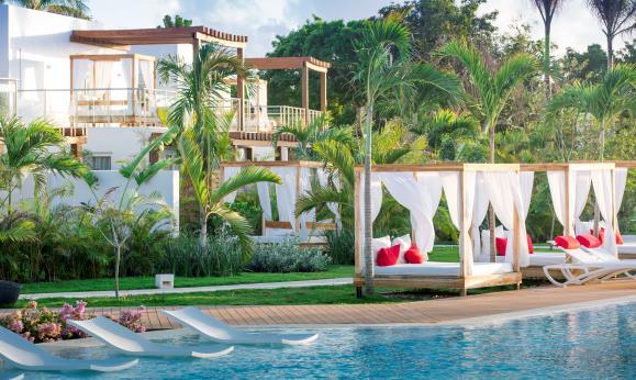 Dominikanischen Republik Tropische Gärten und ein 600m langer weißer