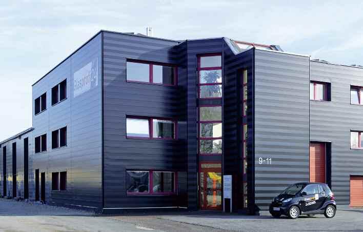 WIR ÜBER UNS Innovativ. Erfahren. Qualitätsorientiert. Die Glasprofi24 GmbH ist ein innovatives Familienunternehmen mit Sitz im ostwestfälischen Schloß Holte-Stukenbrock.