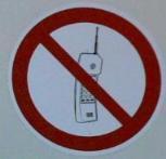 Handy, Tablets in der Schule Am BG/BRG Lienz in der Hausordnung geregelt: das Einschalten der Handys während der Unterrichtsstunden ist nicht erlaubt.