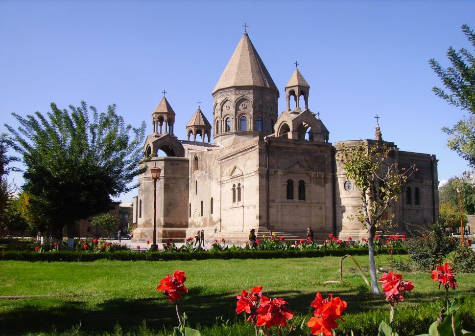 ,22. März 2015 YEREVAN Am frühen Morgen Ankunft in Yerevan und Transfer zum Hotel. Am späten Vormittag Programmstart.