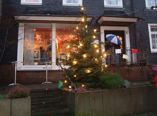 Café Lichtblick Freundes und Förderkreis Haus Remscheid Im Dezember 2006 gegründet Auszug aus der Satzung: Der Verein nutzt Räumlichkeiten in Remscheid für die Begegnung von abhängigen und