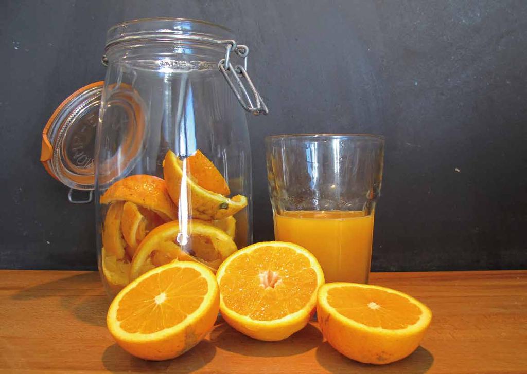 Orangen Reiniger Orangenschale Essig oder Essigessenz Orangen auspressen. Saft trinken.